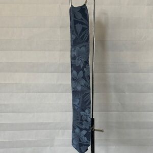 The Tie Bar Blue Floral Skinny Men’s Tie